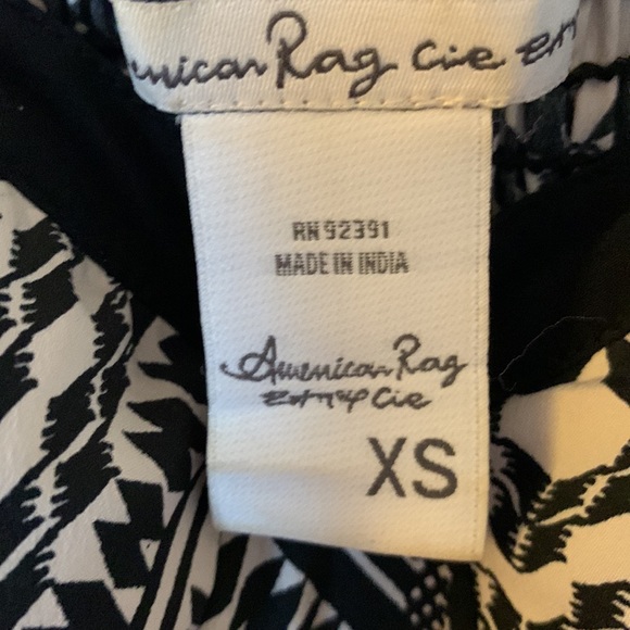 Patterned Dress - Picture 5 of 6